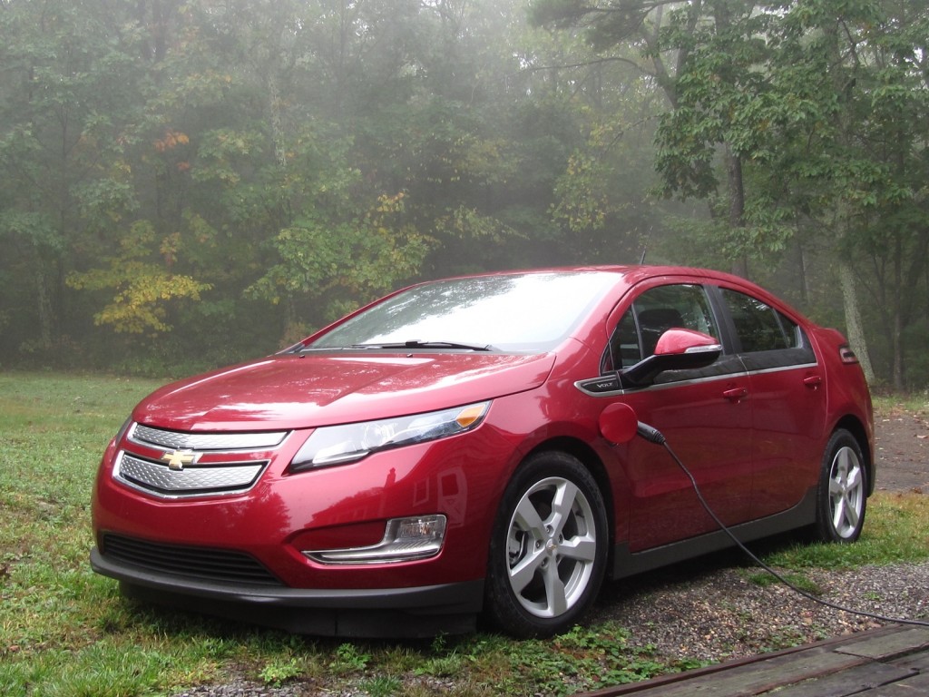 Chevy Volt plug-in hybrid charging for electric driving